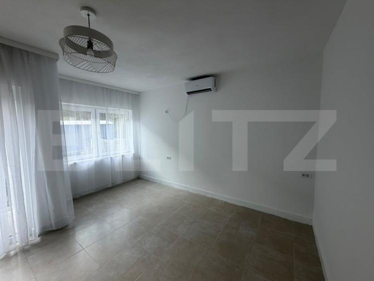 Casă cu 5 camere cu Teren 192 Mp în Central