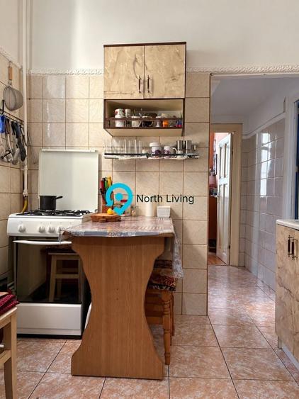 Apartament cu 3 camere semidecomandat în Șerban Vodă