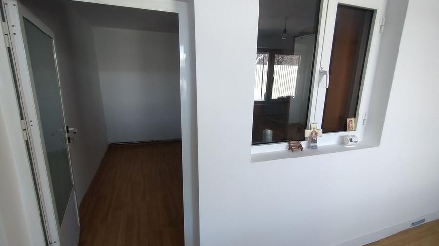 Casă individuală cu 3 camere cu Canalizare în Brătianu