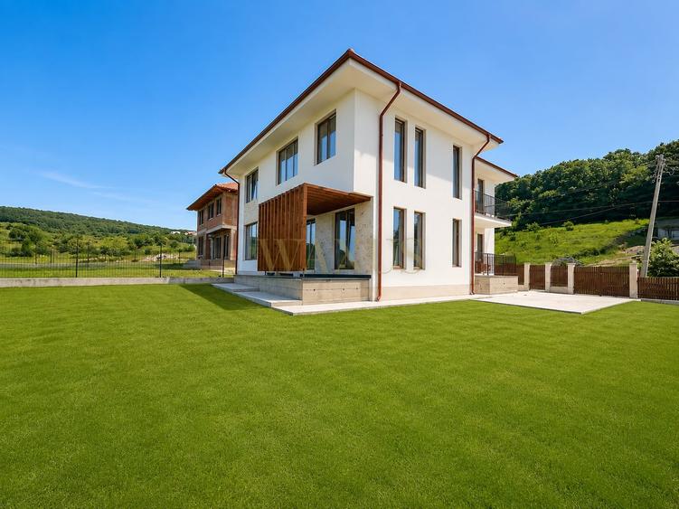 Duplex cu 4 camere cu Canalizare în Chinteni