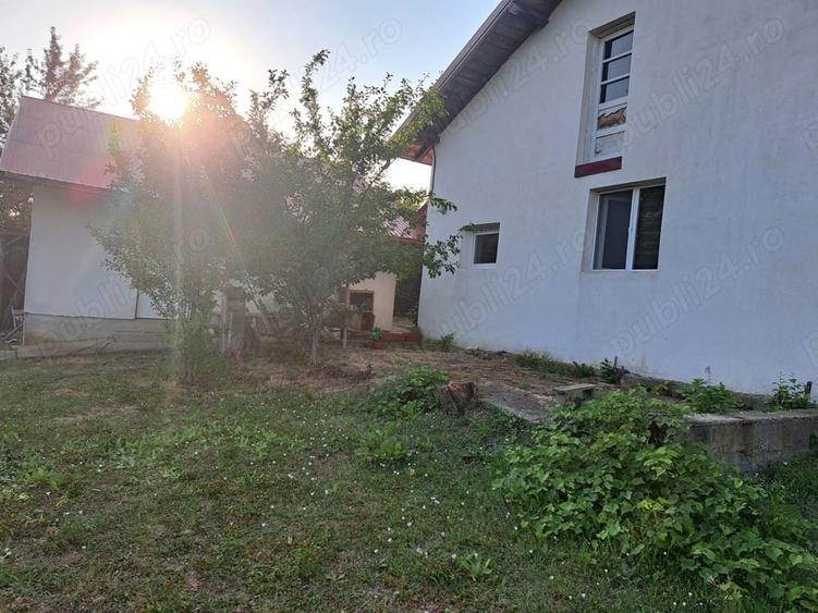Casă cu 5 camere în Slătioarele