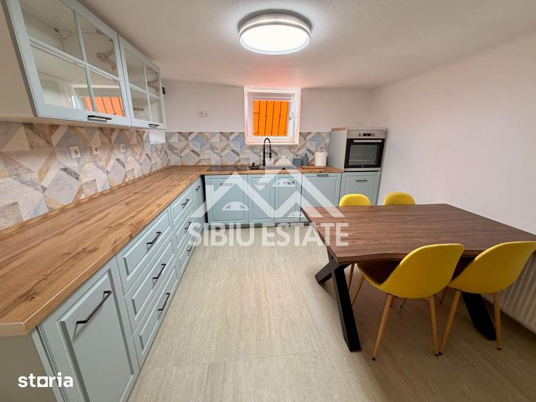 Casă cu 5 camere cu Teren 300 Mp în Trei Stejari