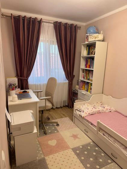 Apartament cu 3 camere semidecomandat în Valea Lupului