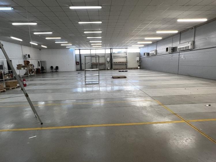 Spațiu industrial, de 905 mp, în Dâmbul Rotund