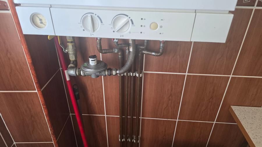 Apartament cu 2 camere decomandat în Piața Centrală