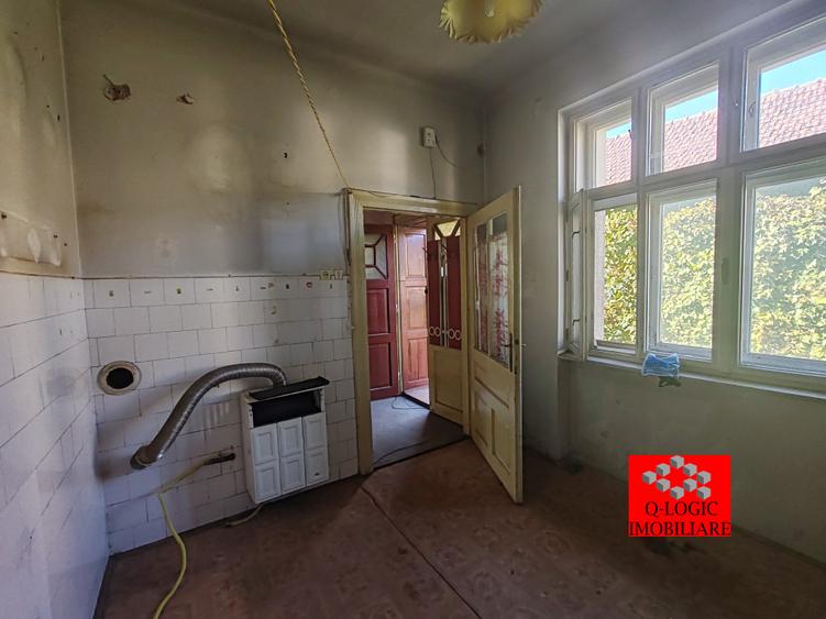 Casă individuală cu 3 camere cu Canalizare în Central