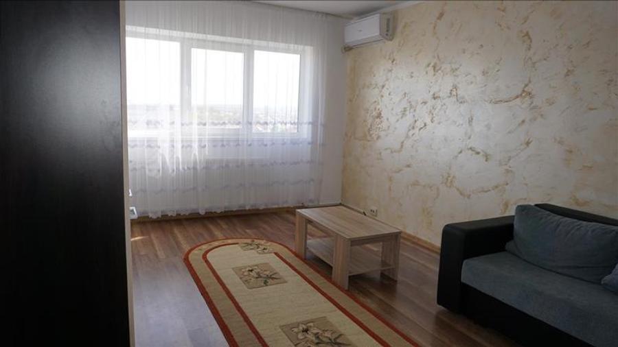 Apartament cu 3 camere decomandat în 1 Mai