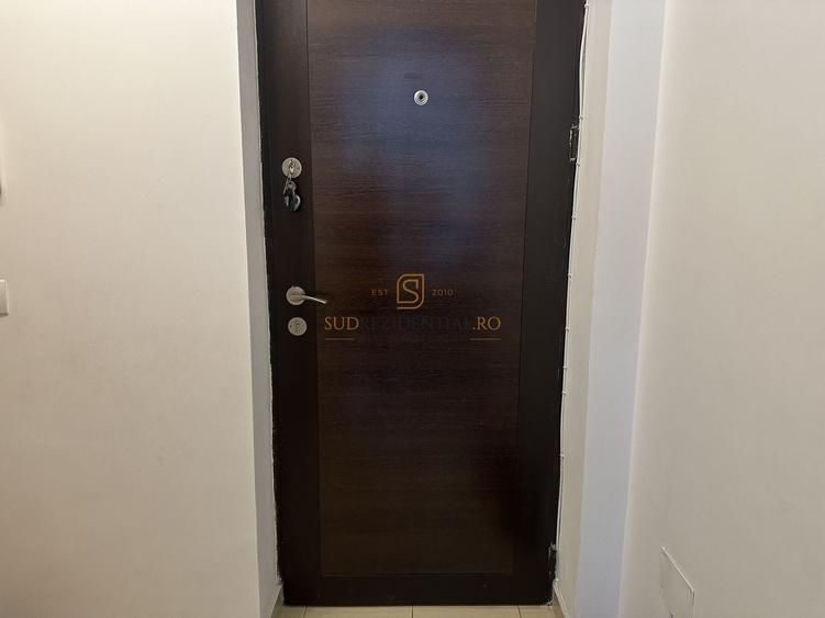 Apartament cu 2 camere semidecomandat, mobilat în Est