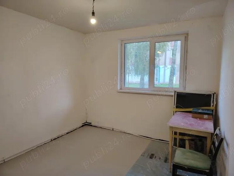 Apartament cu 2 camere semidecomandat în Petros