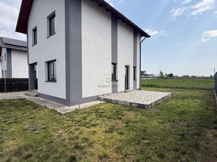 Casă individuală cu 4 camere cu Canalizare în Dragomirești-Vale