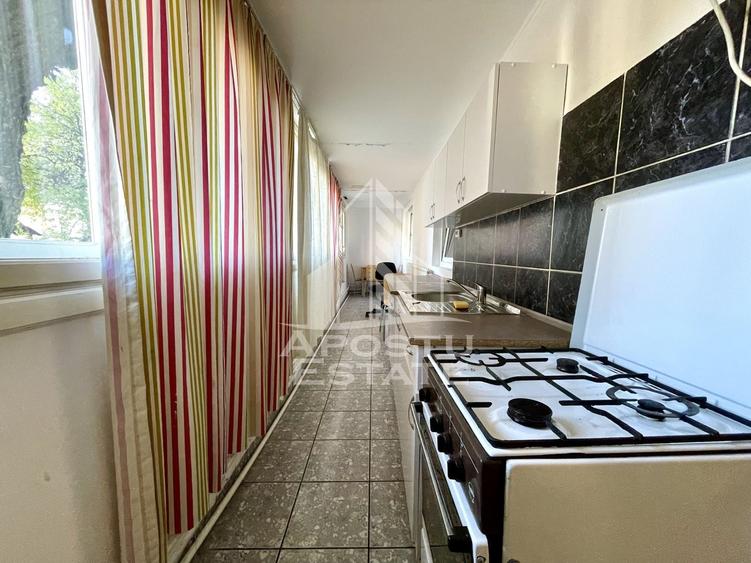 Apartament cu 2 camere decomandat, mobilat în Girocului
