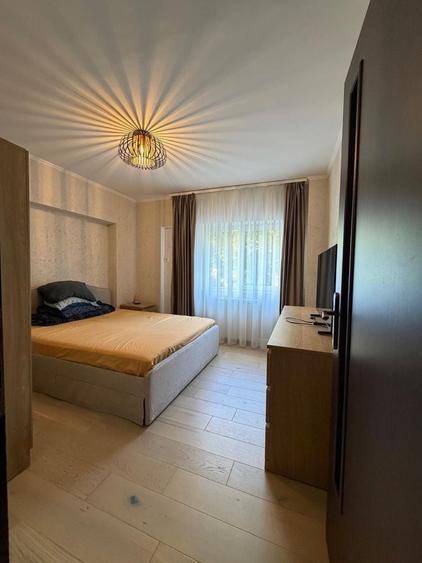 Apartament cu 3 camere decomandat în Liteni