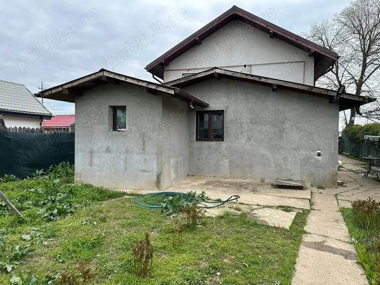 Casă cu 5 camere în Dumbrăveni