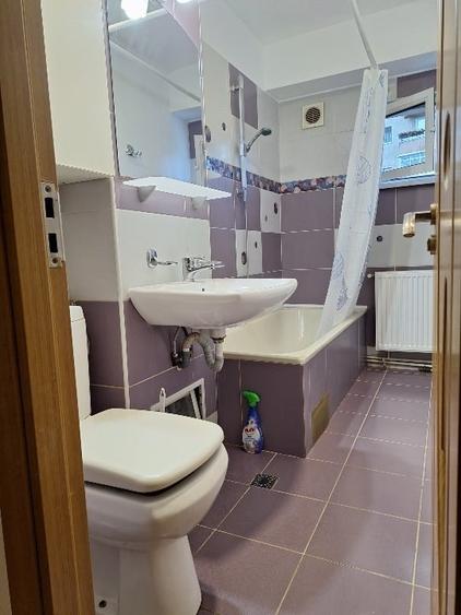 Apartament cu 3 camere decomandat, mobilat în Răcădău