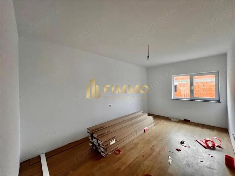 Apartament cu 3 camere decomandat în Ipotești