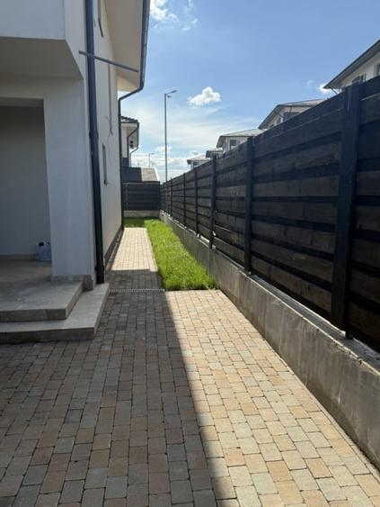Casă individuală cu 5 camere cu Canalizare în Apahida
