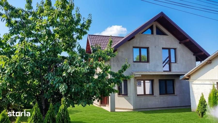 Casă cu 4 camere cu Teren 1150 Mp în Central