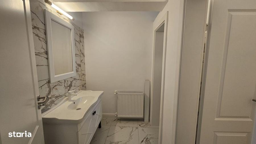 Casă cu 4 camere în Sărărie