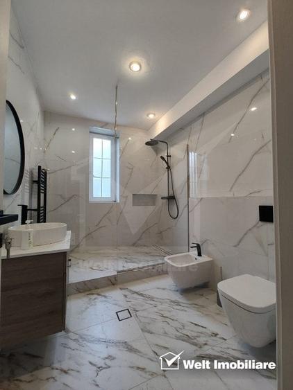 Casă individuală cu 7 camere cu Canalizare în Grigorescu