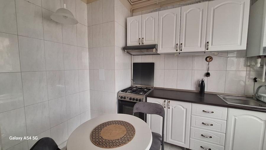 Apartament cu 2 camere semidecomandat, mobilat în Parcul Carol