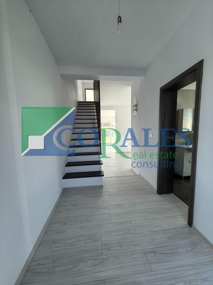 Duplex cu 4 camere cu Canalizare în Săcălaz