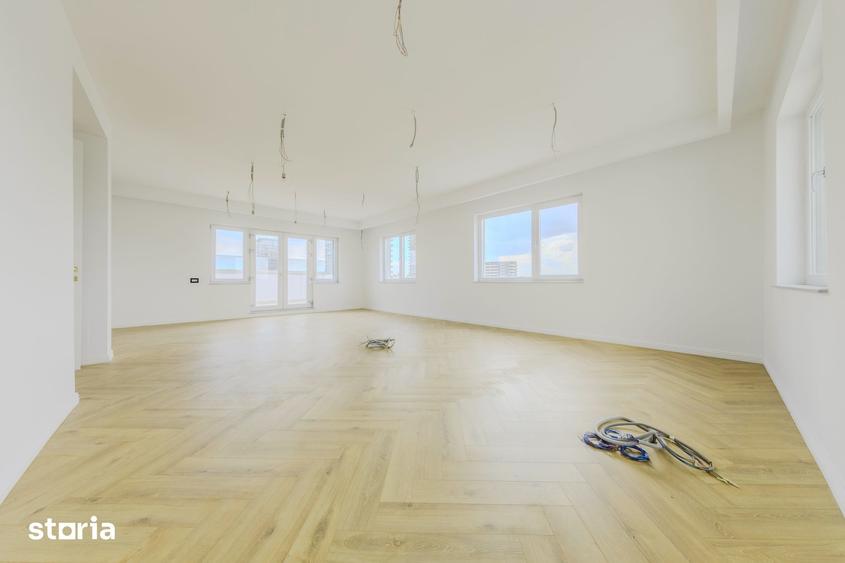 Apartament cu 8 camere în Vitan