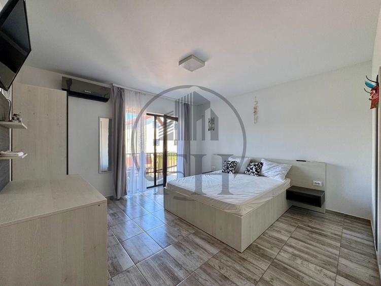Casă individuală cu 16 camere cu Canalizare în Vest