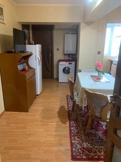 Apartament cu 3 camere decomandat în Caracal