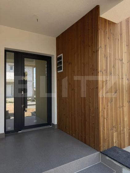 Casă individuală cu 4 camere cu Canalizare în Cetate