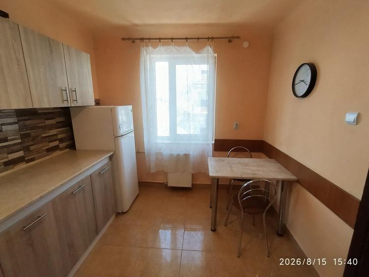 Apartament cu 2 camere semidecomandat în Cantemir