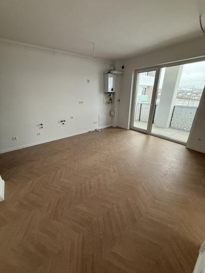 Apartament cu 3 camere semidecomandat în Apahida