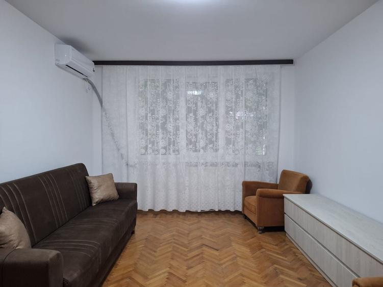 Apartament cu 2 camere semidecomandat în Iancului