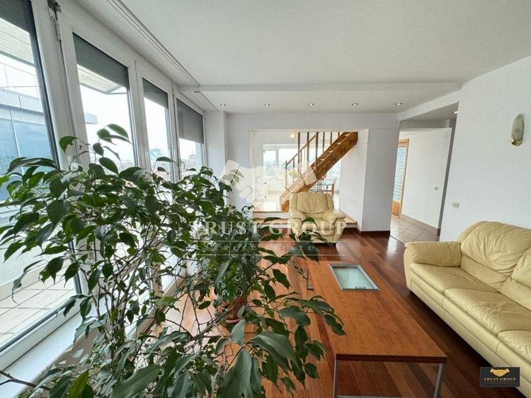 Penthouse cu 3 camere decomandat, mobilat în Clucerului