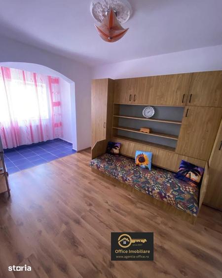 Apartament cu 3 camere decomandat în Traian