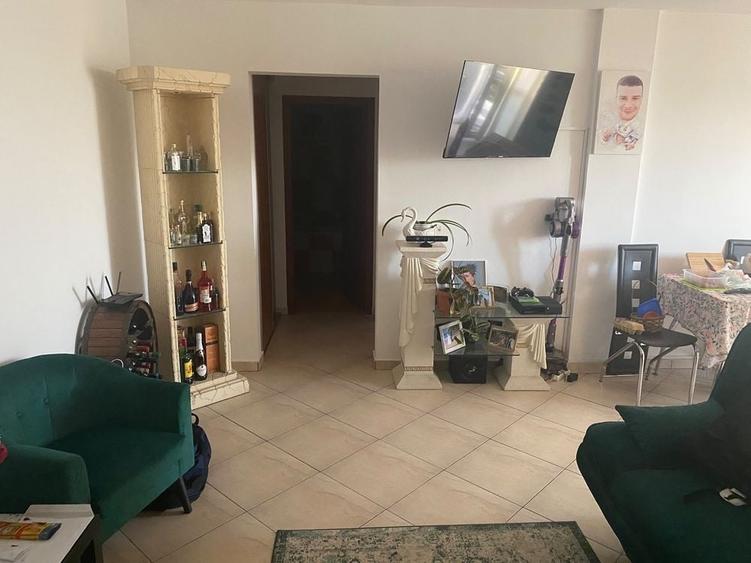Apartament cu 3 camere decomandat în Vasile Alecsandri