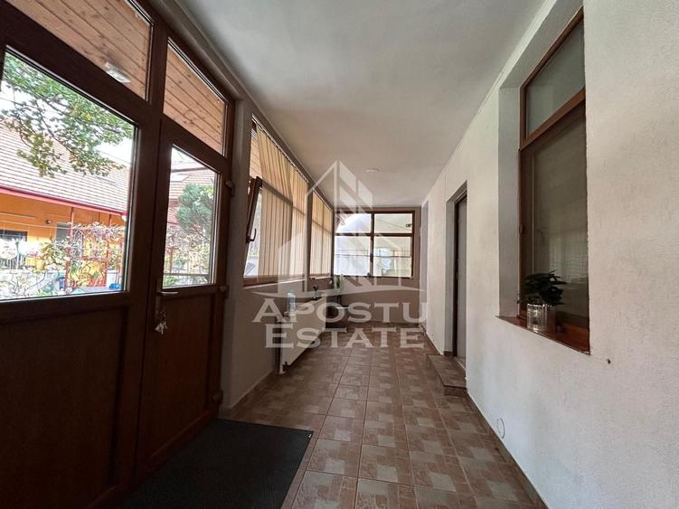 Apartament cu 3 camere semidecomandat, mobilat în Odobescu