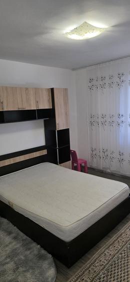 Apartament cu 2 camere decomandat în Florești