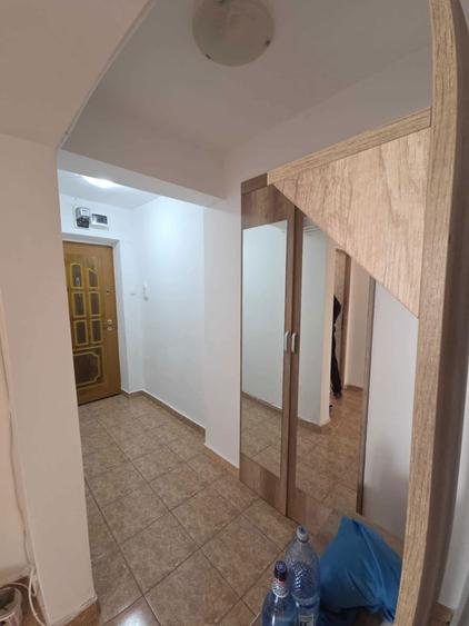 Apartament cu 2 camere decomandat în Micro 11