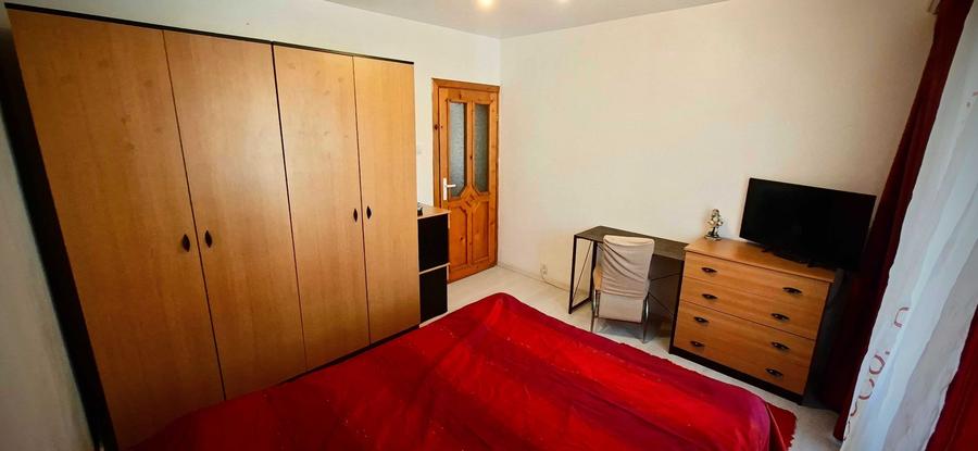 Student, caut coleg(a) de apartament in zona M. Viteazu - Rahova, camera cu balcon propriu - 1