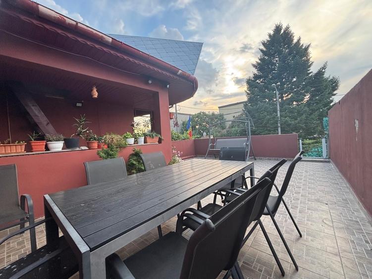 Vila de vanzare cu 2 apartamente individuale in Cartierul 23-metrou Republica - 27