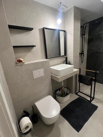 Apartament cu 3 camere decomandat, mobilat în Sisești