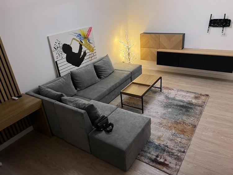 Apartament cu 2 camere decomandat, mobilat în Banu Manta