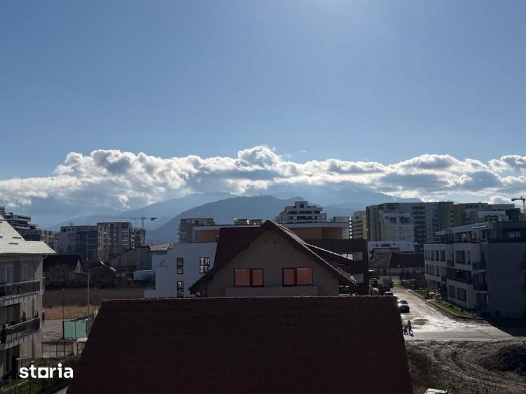 Apartament cu 4 camere în Tractorul