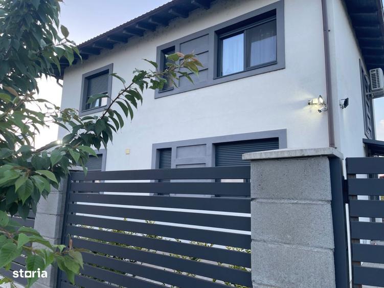 Casă cu 5 camere cu Teren 800 Mp în Săcălaz
