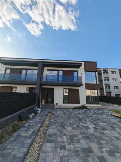 Casă cu 3 camere cu Teren 335 Mp în Central