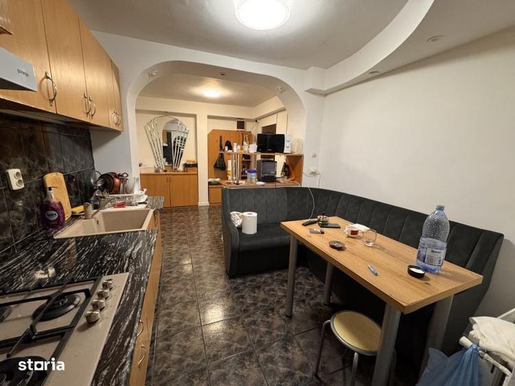 Apartament cu 4 camere decomandat în Lăpuș Argeș