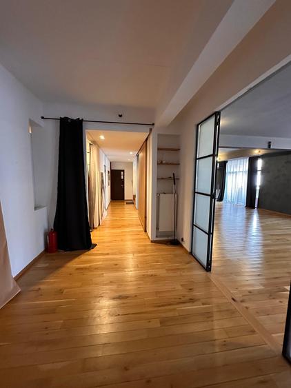 Apartament cu 4 camere semidecomandat în Dacia