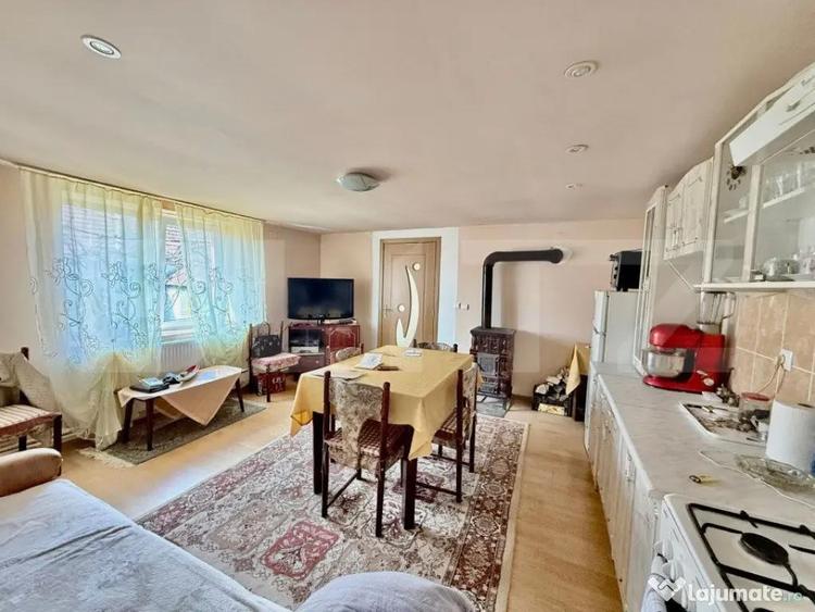 Casa ,4 camere, 255 mp, zona Balomir - 1