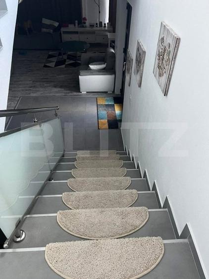 Casă individuală cu 5 camere cu Teren 417 Mp în Nisipului
