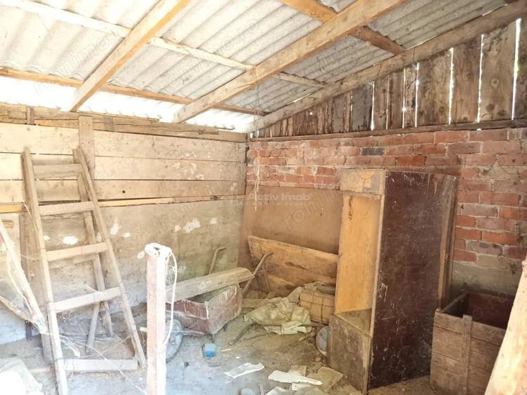 Casă cu 5 camere cu Teren 1439 Mp în Iam